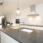 Residentie Crystal 公寓 *